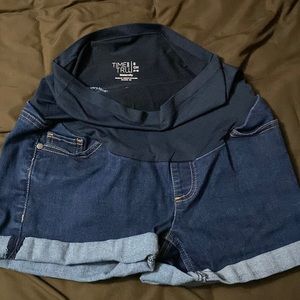 Maternity Shorts Size Small